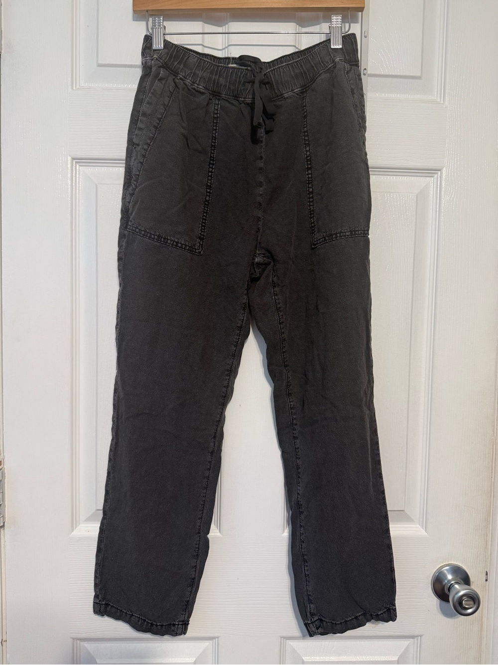Pilcro  Washed Black Cropped Pants